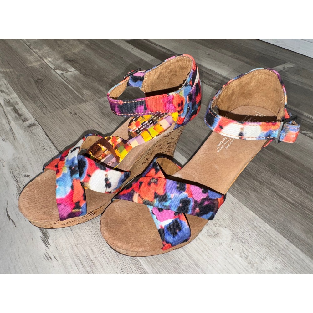 TOMS Wedge Sandals Womens Multi Color Floral Abstract Canvas Strappy Size 7